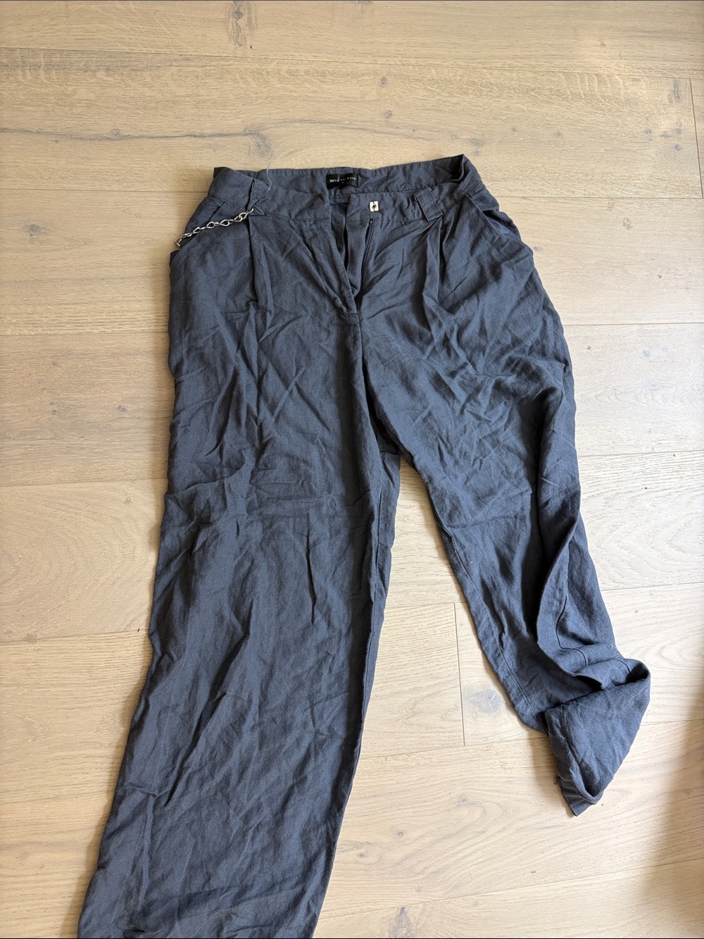 White Fox Boutique Women's Wide-Leg Chinos in Charcoal